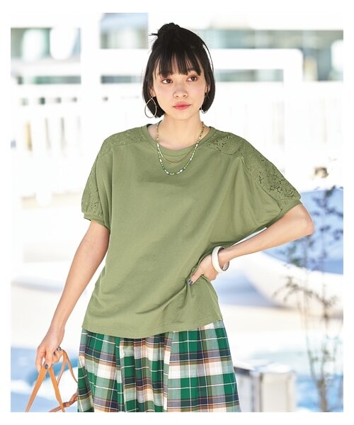 nissen（ニッセン）の「大きいサイズ美ラクRUタッチレース切替デザインプルオーバー（接触冷感・UVカット）（Tシャツ/カットソー・レディース・カーキ/ネイビー/シュガーブラウン/黒・L/LL/3L/4L/5L/6L/8L/10L）」の12枚目の写真