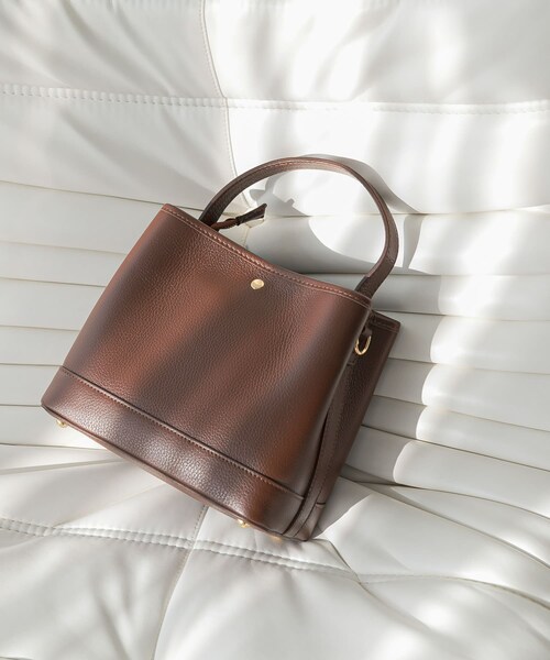 URBAN RESEARCH ROSSO（アーバンリサーチロッソ）の「AULENTTI　スクエアBAG（ハンドバッグ・レディース・LATTE/FUXIA/MOKA・-）」の2枚目の写真