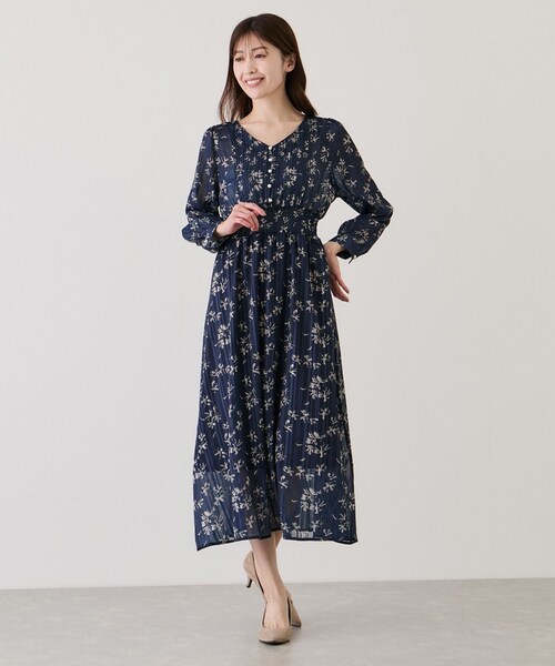 Jayro（ジャイロ）の「ピンタックプリーツ長袖ワンピース（ワンピース・レディース・ライトグレー/ホワイト系/ダークブラウン系/ネイビー/ネイビー系/ブルー/ピンク/ワイン・M）」の12枚目の写真