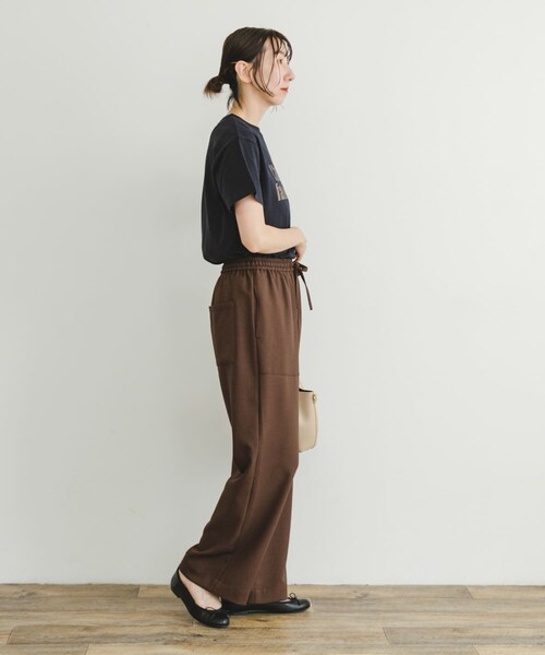 ITEMS URBANRESEARCH（アイテムズ アーバンリサーチ）の「リネンライクイージーワイドパンツ（その他パンツ・レディース・BRN/YEL/BLK/MOC・FREE）」の17枚目の写真