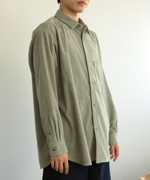 SENSE OF PLACE by URBAN RESEARCH（センスオブプレイスバイアーバンリサーチ）の「コーデュロイルーズシャツ（シャツ/ブラウス・メンズ・IVORY/BLACK/BLUE/L.KHAKI・M/L）」の3枚目の写真