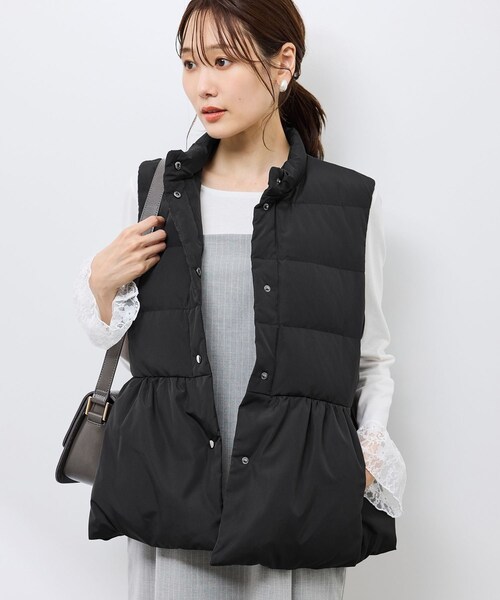 ROPE' PICNIC（ロペピクニック）の「【GREEN DOWN/グリーンダウン】ペプラムダウンベスト（ダウンベスト・レディース・ブラック/オフホワイト・F）」の6枚目の写真