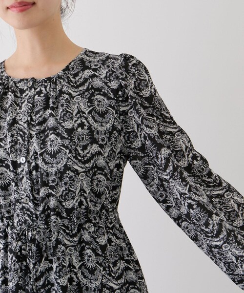 Jayro(ジャイロ)の「花柄ワンピース(ワンピース・レディース・ブラック系/ネイビー系・F)」の21枚目の写真