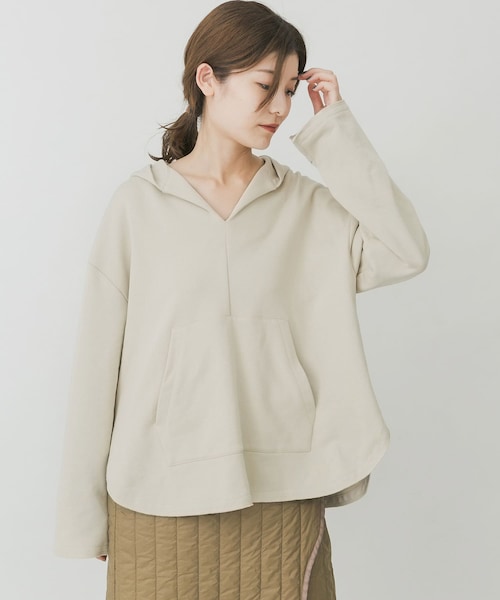 EKAL（エカル）の「EKAL　レイクショアキーネックフーディー（パーカー・レディース・カーキ/ベージュ/チャコール・FREE）」の2枚目の写真