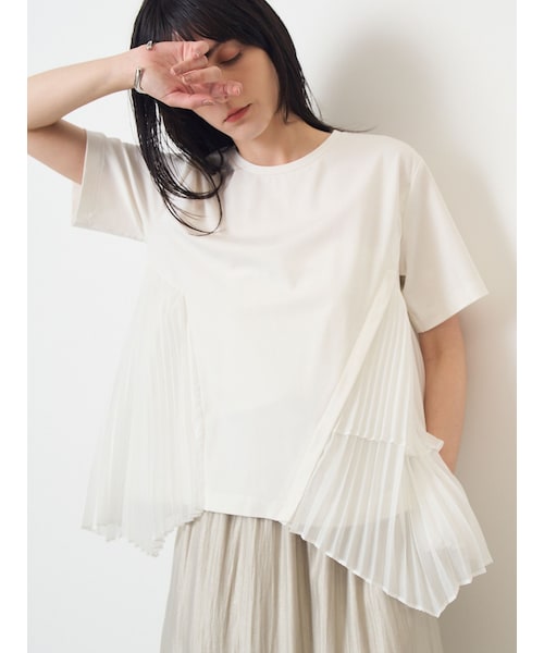 ELENDEEK（エレンディーク）の「PLEAT DOCKING CS（Tシャツ/カットソー・レディース・オフホワイト/ブラック/ベージュ・F）」の3枚目の写真