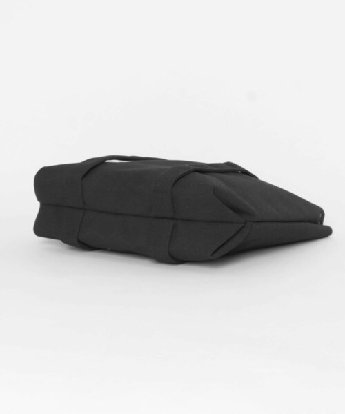 URBAN RESEARCH(アーバンリサーチ)の「KARRI AMIACALVA 2 WAYT TOTE M(トートバッグ・メンズ・GRAY/BLACK・Free)」の6枚目の写真