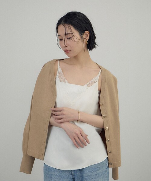 ADAM ET ROPE'（アダムエロペ）の「フレンチレースフィブリルサテンキャミソール（キャミソール・レディース・ブラック/オフホワイト・F）」の12枚目の写真