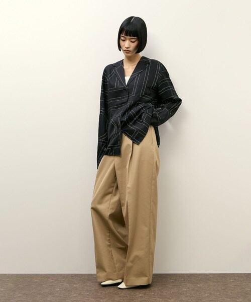 ADAM ET ROPE'(アダムエロペ)の「【PROTAGONISTA for ADAM ET ROPE'】別注 撥水 Chino Pants(チノパンツ・レディース・ベージュ・0/1)」の5枚目の写真