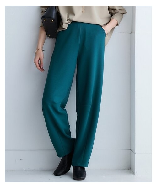 nissen（ニッセン）の「なめらかポンチ素材　バレルレッグパンツ（セットアップ可能）＜大きいサイズ有＞（スウェットパンツ・レディース・黒/モカ/ディープグリーン/杢チャコールグレー・S/M/L/LL/3L/4L/5L/6L/8L/10L）」の4枚目の写真