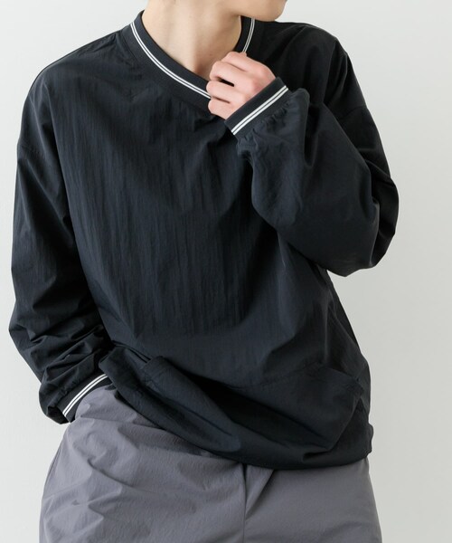 ITEMS URBANRESEARCH（アイテムズ アーバンリサーチ）の「『セットアップ対応』ナイロン ラインリブ ドロストプルオーバー（その他トップス・メンズ・BLK/CHA/NVY・M/L）」の15枚目の写真