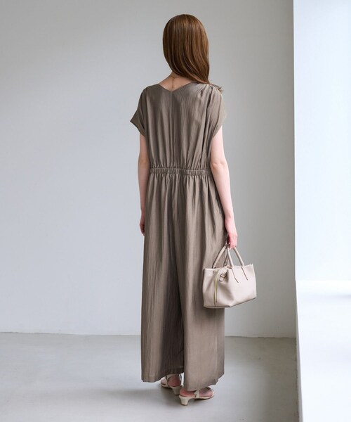 ROPE' PICNIC（ロペピクニック）の「【一部店舗限定】【emur/エミュール】梨地オールインワン（つなぎ/オールインワン・レディース・ブラック/グレー・F）」の16枚目の写真