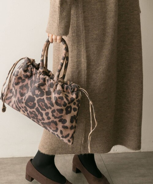URBAN RESEARCH（アーバンリサーチ）の「Ch!iii×URBAN RESEARCH　別注Squeeze clutch（クラッチバッグ・レディース・Leopard/Taupe・-）」の14枚目の写真