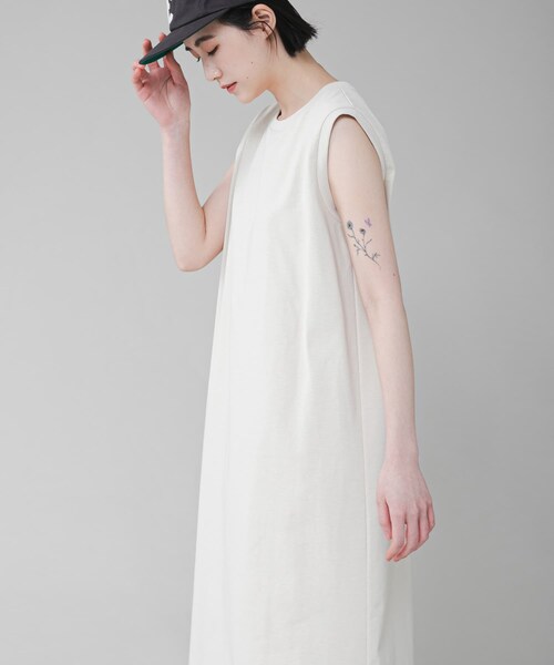 EKAL（エカル）の「『吸水速乾/UVカット』DRY OUT SLEEVLESS ONE-PIECE（ワンピース・レディース・ネイビー/アイボリー/サルチャ/チャコール・FREE）」の11枚目の写真