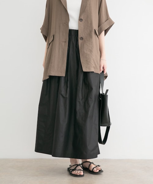 ITEMS URBANRESEARCH(アイテムズ アーバンリサーチ)の「ツヤタックボリュームスカート(スカート・レディース・BLK/BEG/KHK・Free)」の5枚目の写真