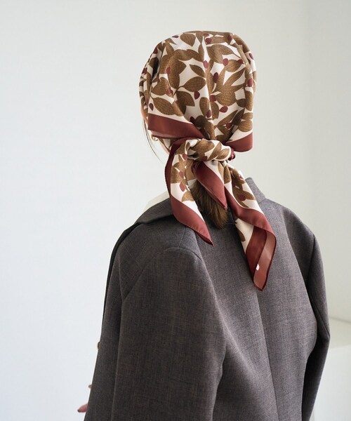 ROPE' PICNIC（ロペピクニック）の「90×90 アソートビンテージライクパターンスカーフ（バンダナ/スカーフ・レディース・ブラック系/ブルー系/ワイン・F）」の17枚目の写真