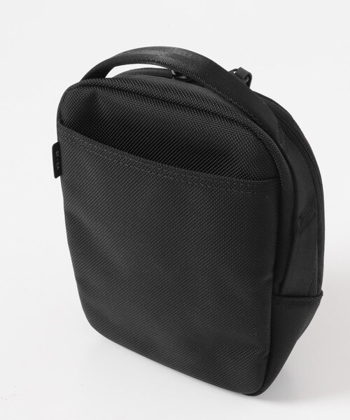 URBAN RESEARCH（アーバンリサーチ）の「Aer　Street Sling（ショルダーバッグ・メンズ・BLACK・FREE）」の9枚目の写真