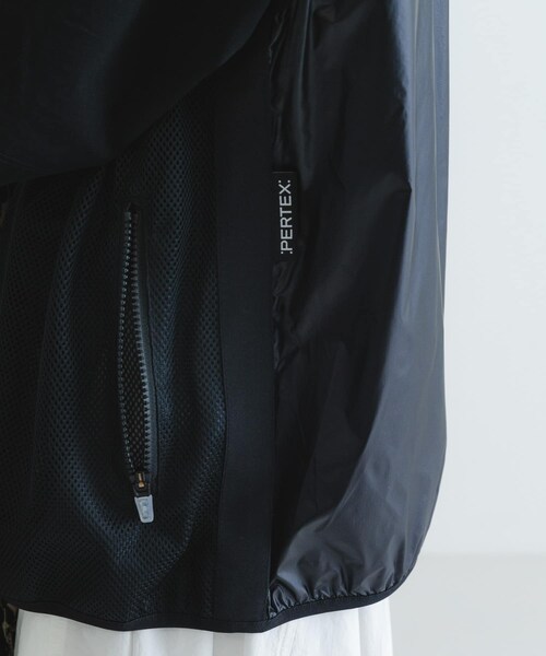 URBAN RESEARCH(アーバンリサーチ)の「MARMOT CAPITAL PERTEX FLONT MESH VEST(テーラードジャケット・レディース・BLACK/ROYAL BLUE・S)」の5枚目の写真