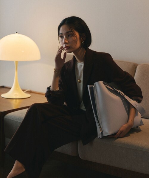 ROPE'（ロペ）の「【E'POR】Y BAG Shoulder Large【通勤】【A4対応】（ショルダーバッグ・レディース・ライトグレー/キナリ・F）」の4枚目の写真