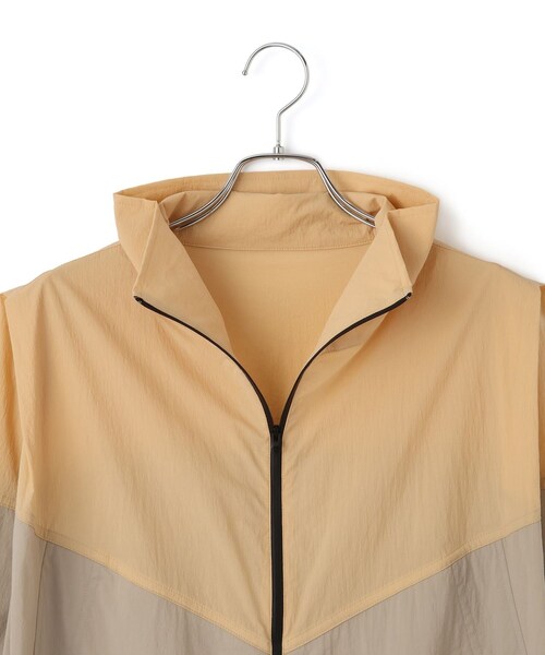 ADAM ET ROPE'（アダムエロペ）の「【撥水】ショルダータックシアーブルゾン（ブルゾン・レディース・ブラック/ベージュ系・F）」の12枚目の写真