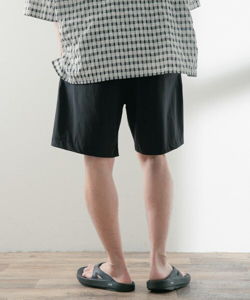 ITEMS URBANRESEARCH(アイテムズ アーバンリサーチ)の「シルキーナイロン 多機能 ショートパンツ(その他パンツ・メンズ・CHA/BLK/NVY・M/L)」の5枚目の写真