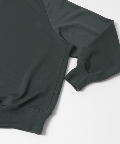 URBAN RESEARCH（アーバンリサーチ）の「DAIWA PIER39　TECH SWEAT CREW FREEDOM SLEEVE（スウェット・メンズ・INK BLACK/H/GRAY・S/M/L/XL）」の5枚目の写真