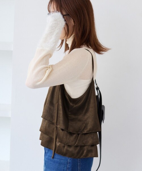 VIS（ビス）の「【WEB限定】サテンフリルビスチェ/2WAY（キャミソール・レディース・ブラック/ダークブラウン系/ベージュ系・F）」の7枚目の写真