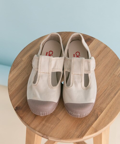URBAN RESEARCH DOORS(アーバンリサーチドアーズ)の「Cienta キャンバスTストラップシューズ(KIDS)(スニーカー・キッズ・SAND・16/17/18/19)」の11枚目の写真