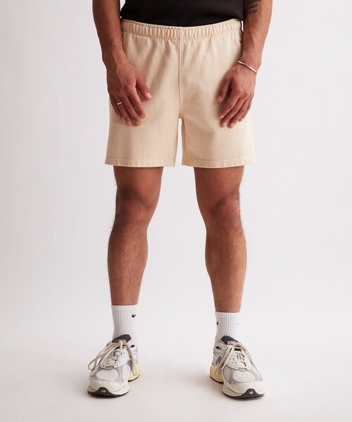 Saturdays NYC(サタデーズ ニューヨークシティ )の「Austin Pigment Dyed Sweat Short(その他パンツ・メンズ・ベージュ/ダークグリーン・S/XL/XS/L/M)」の19枚目の写真