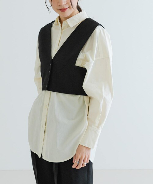 URBAN RESEARCH（アーバンリサーチ）の「Vネックショート丈ベスト（ベスト・レディース・BROWN/BLACK・FREE）」の17枚目の写真
