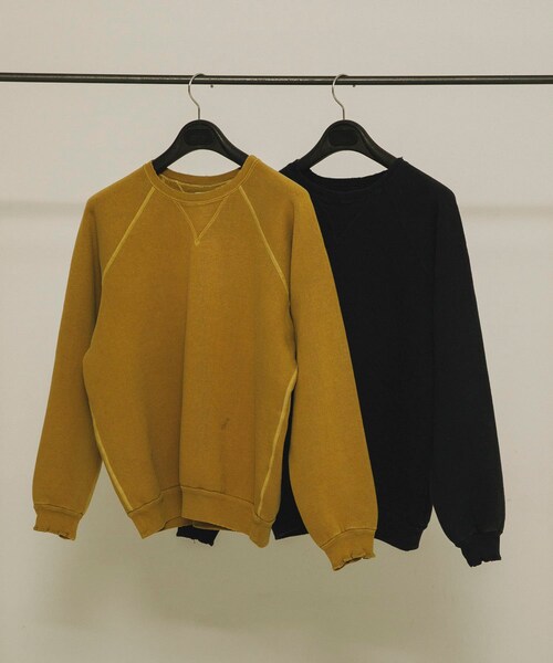 URBAN RESEARCH(アーバンリサーチ)の「A PRESSE Vintage Double V Sweatshirt(スウェット・メンズ・BLACK/GOLD・2/3)」の7枚目の写真