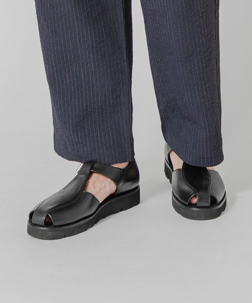 URBAN RESEARCH(アーバンリサーチ)の「MARBOT GURKHA SANDALS(サンダル・メンズ・BLACK・41/42/43)」の3枚目の写真