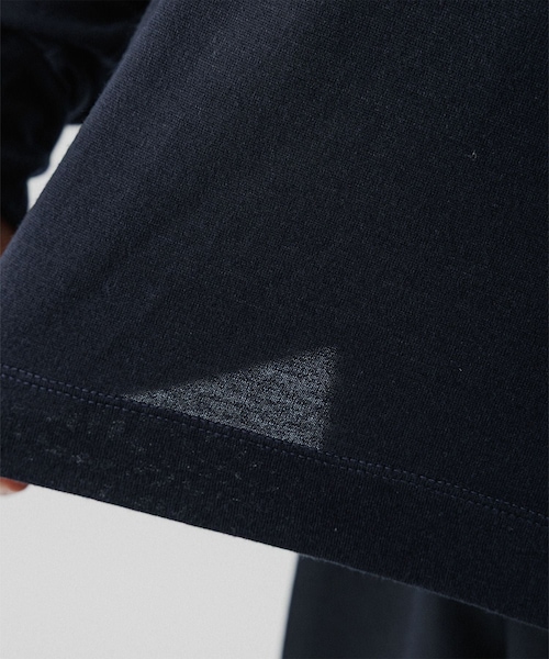 ADAM ET ROPE'（アダムエロペ）の「【NIKKE】ウール天竺 ロングスリーブ ニットTシャツ（Tシャツ/カットソー・メンズ・ブラック/ネイビー・L/M）」の15枚目の写真