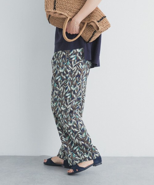 URBAN RESEARCH DOORS(アーバンリサーチドアーズ)の「ボタニカルプリントイージーパンツ(その他パンツ・レディース・BLACK/KHAKI・Free)」の21枚目の写真