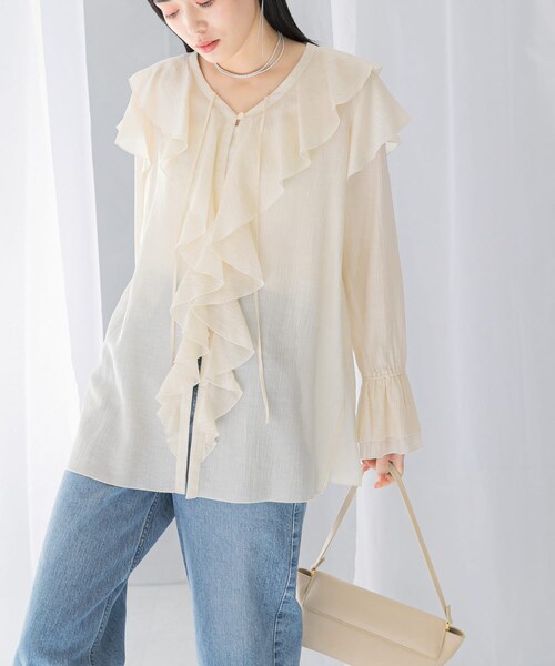 URBAN RESEARCH ROSSO（アーバンリサーチロッソ）の「『WEB/一部店舗限定』ラッフルデザインブラウス（シャツ/ブラウス・レディース・OFF WHITE/BLACK/PINK・FREE）」の4枚目の写真