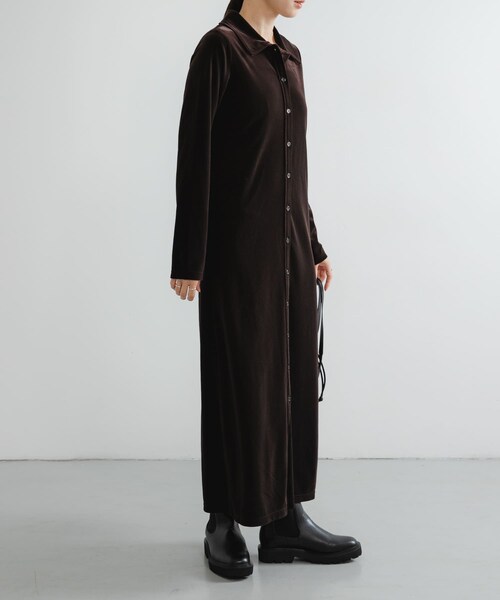 URBAN RESEARCH(アーバンリサーチ)の「ベロアシャツカラーワンピース(ワンピース・レディース・BEIGE/BROWN・FREE)」の9枚目の写真