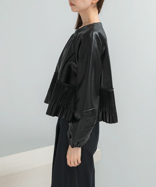 URBAN RESEARCH ROSSO（アーバンリサーチロッソ）の「MARILYN MOON　eco leather pleats jacket（ブルゾン・レディース・BLACK・Free）」の7枚目の写真