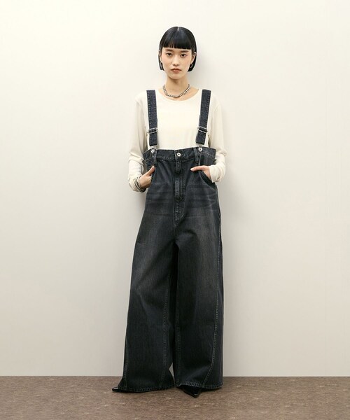ADAM ET ROPE'(アダムエロペ)の「【サステナブル】2WAYデニムサロペット(サロペット/オーバーオール・レディース・ブラック/ブルー・36/38)」の7枚目の写真
