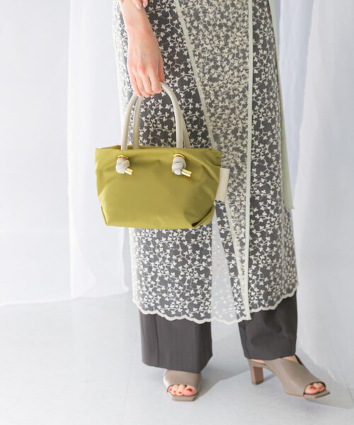 URBAN RESEARCH ROSSO（アーバンリサーチロッソ）の「VIOLAd’ORO　BIANCA XS（トートバッグ・レディース・PISOFF/BLKBLK/BLKTAUPE/TAUPEBK/ICETAU/DBEGBK/CORALTAU/DBRWNTAUPE/SBEGLGRN/DENIM/SBEGORANGE・XS）」の12枚目の写真