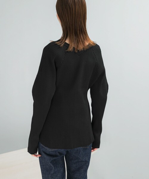 URBAN RESEARCH ROSSO（アーバンリサーチロッソ）の「ELENDEEK　SILHOUETTE ENSEMBLE KT（カーディガン/ボレロ・レディース・BLK/LVD・Free）」の5枚目の写真