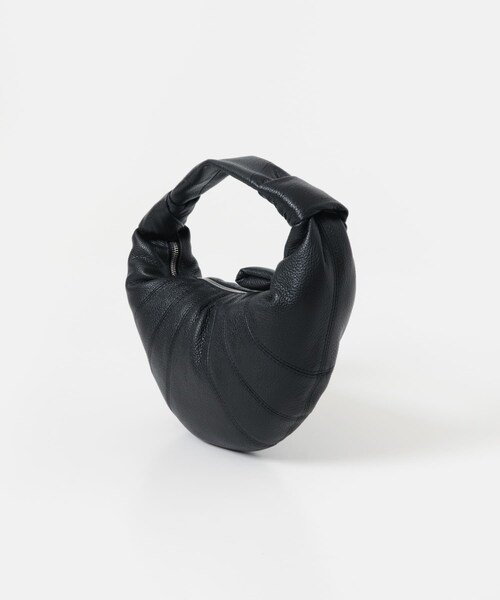 URBAN RESEARCH（アーバンリサーチ）の「LEMAIRE　MINI FORTUNE CROISSANTBAG（ハンドバッグ・レディース・BLACK・-）」の4枚目の写真