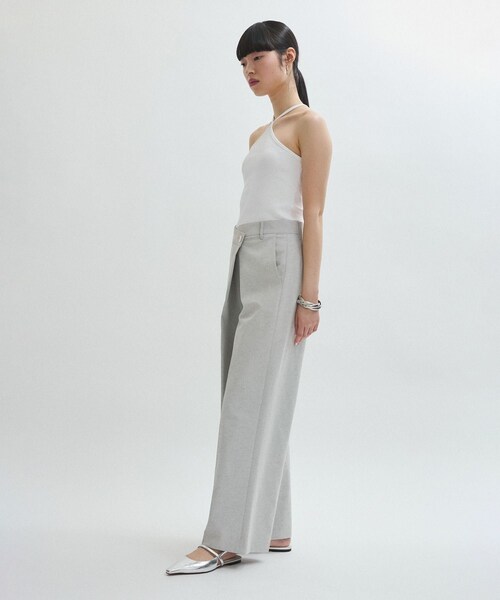 ADAM ET ROPE'(アダムエロペ)の「Mロックホルターキャミ(キャミソール・レディース・ブラック/ホワイト/ダークブラウン・38/F)」の20枚目の写真