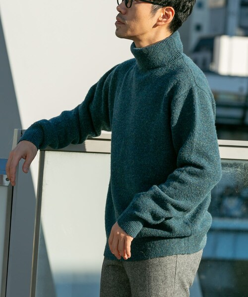 URBAN RESEARCH ROSSO（アーバンリサーチロッソ）の「ブークレストレッチタートルニット（ニット/セーター・メンズ・GREIGE/GRAY/KHAKI/BLACK/BLUE・S/M/L/XL）」の19枚目の写真