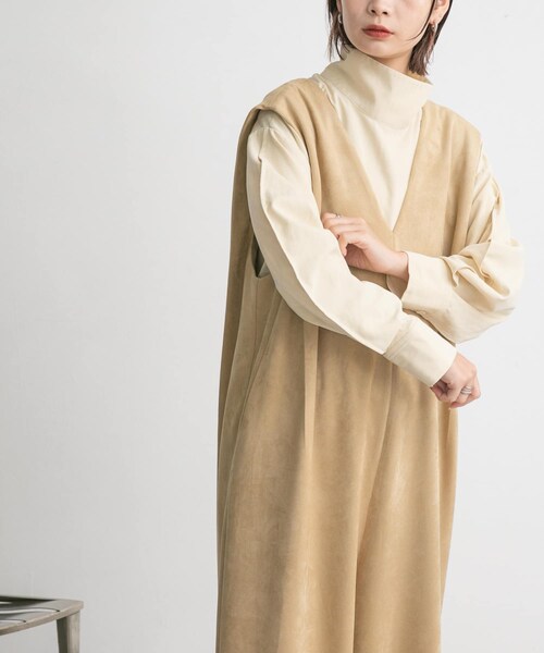 KBF（ケイビーエフ）の「ショルダータックスエードサロペット（サロペット/オーバーオール・レディース・BEIGE/BLACK・36/38）」の22枚目の写真