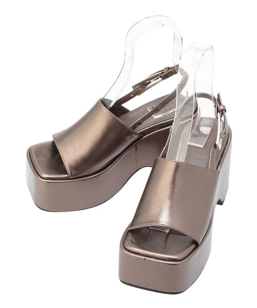 MURUA（ムルーア）の「バックルベルトサンダル（サンダル・レディース・ホワイト/ブラック/ダークゴールド・22.5/23.5/24.5）」の19枚目の写真