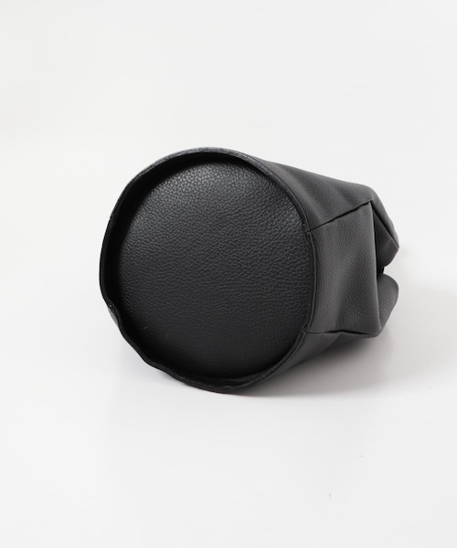 URBAN RESEARCH（アーバンリサーチ）の「MARROW　BARREL HANDLE（ハンドバッグ・レディース・BLACK/PEARL GRAY・-）」の16枚目の写真