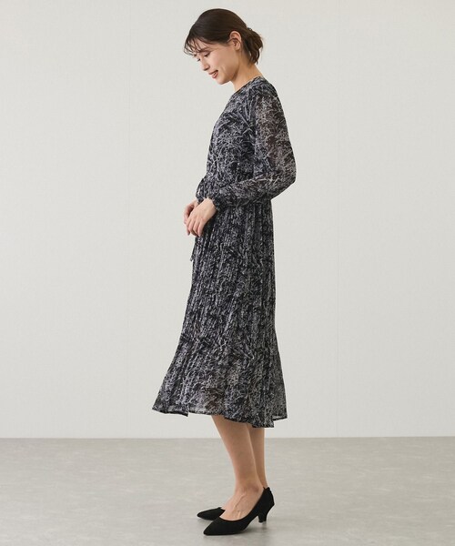 Jayro(ジャイロ)の「ペイント柄シフォンワンピース(ワンピース・レディース・ブラック系/ホワイト系・F)」の7枚目の写真