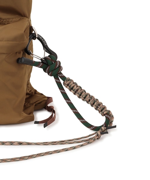 ADAM ET ROPE'(アダムエロペ)の「【NOMADIS for ADAM ET ROPE'】別注 ストラップ付 LATT(バックパック/リュック・レディース・ブラック/ブラウン・F)」の19枚目の写真