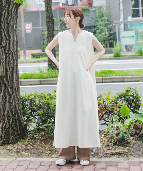 ITEMS URBANRESEARCH（アイテムズ アーバンリサーチ）の「カットミラノノースリワンピース（ワンピース・レディース・K/BRN/OFF/BLK・FREE）」の11枚目の写真