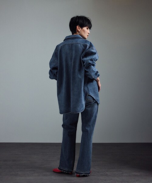 ADAM ET ROPE'（アダムエロペ）の「USAコットンデニムオーバーシャツ［セットアップ対応］（シャツ/ブラウス・レディース・ブルー系/サックス・F）」の8枚目の写真