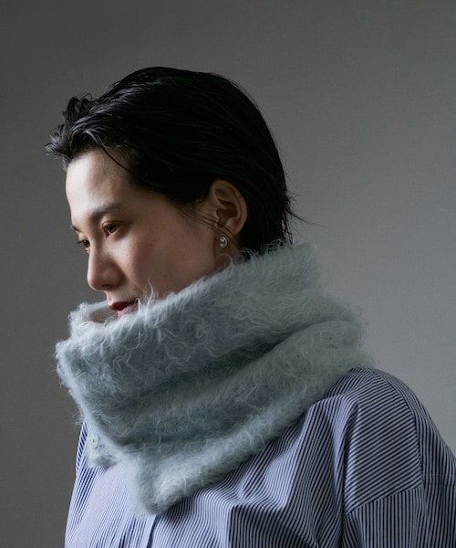 ADAM ET ROPE'（アダムエロペ）の「【公式サイト限定】【THROW（スロー）】Tekla_shaggy snood（ストール/ショール・レディース・ベージュ系/ブルー系・F）」の2枚目の写真